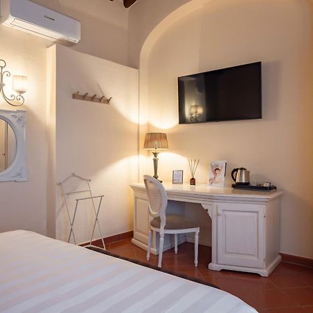 Calidario Terme Etrusche Hotel เวนตูรีนา แตร์เม ภายนอก รูปภาพ